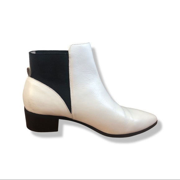 {Halogen} white booties - Picture 2 of 2